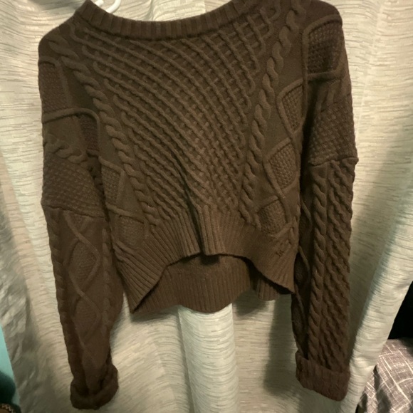 Aritzia cropped Peggy sweater - Picture 2 of 3